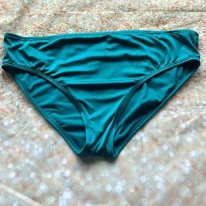 NWT metallic turquoise size 2X clean hipster